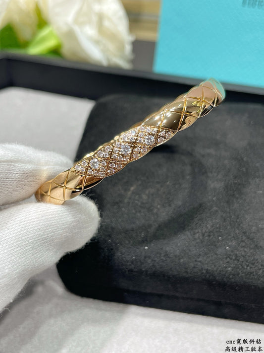 Aura Matelassé Pavé Bangle