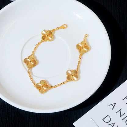 Aura Guilloché Clover Bracelet