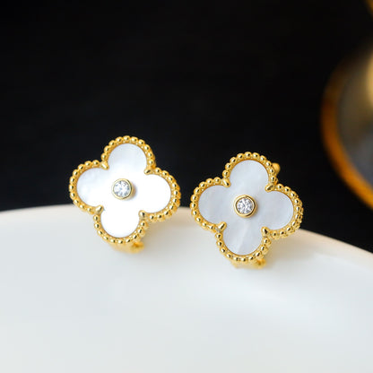Onyx Clover Lustre Studs