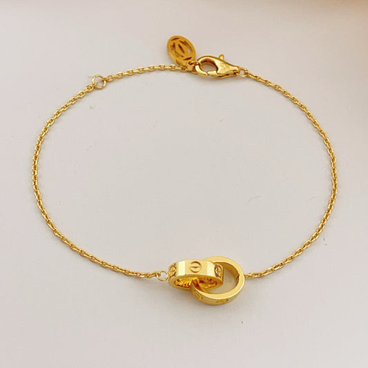 Aura Interlocking Bond Bracelet