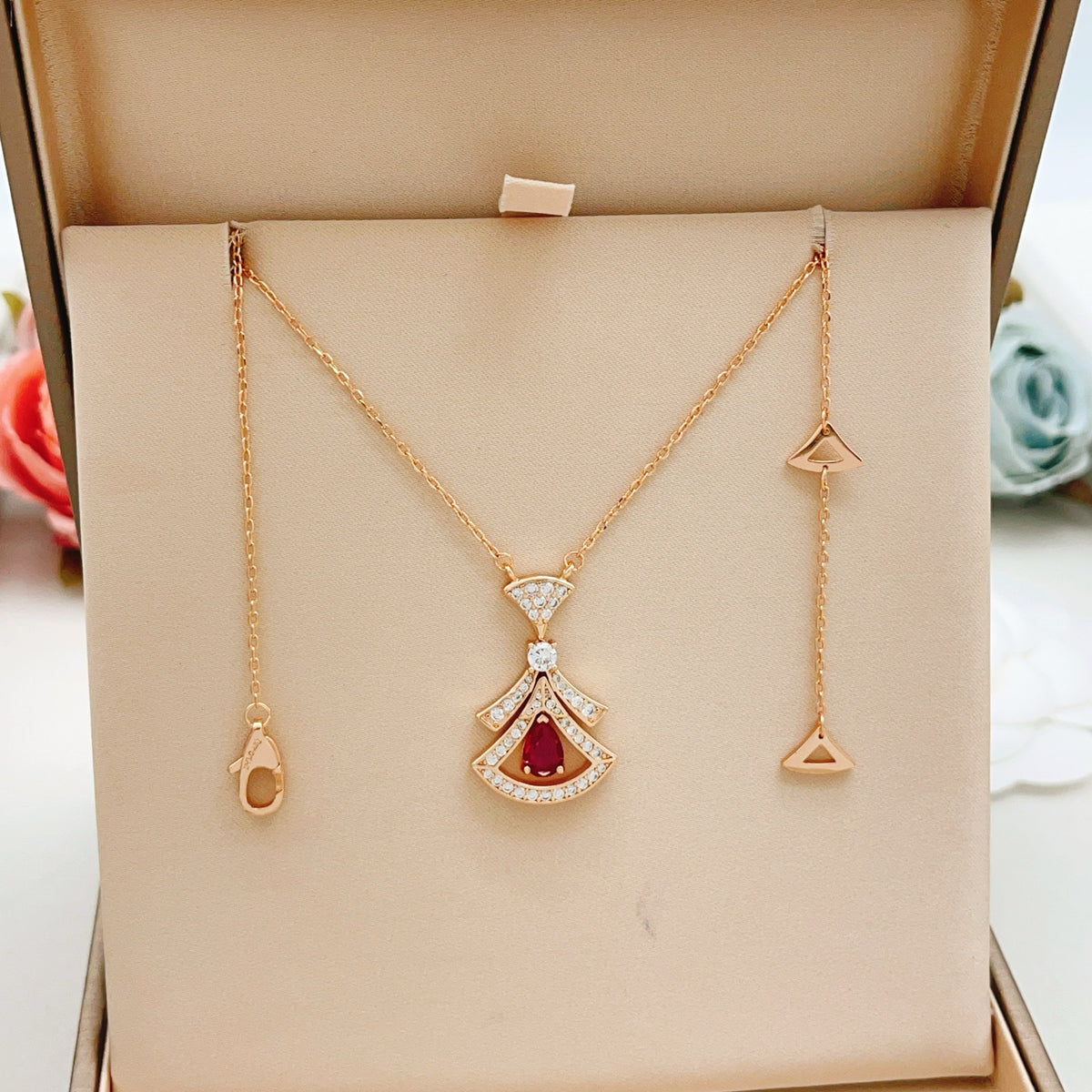 Aura Divina Tiered Pendant