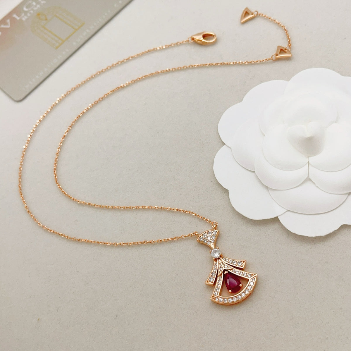 Aura Divina Tiered Pendant