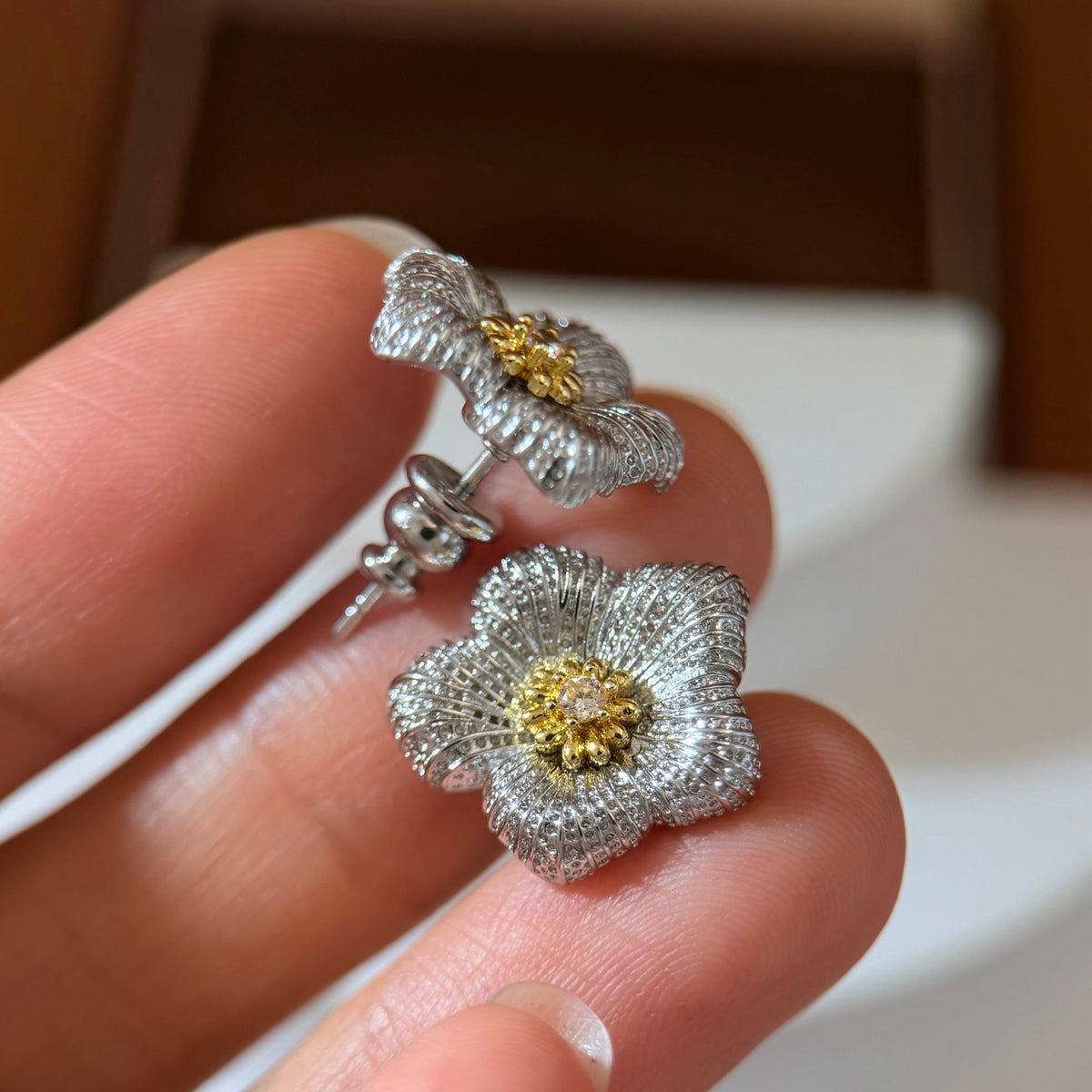 Flora Filament Studs