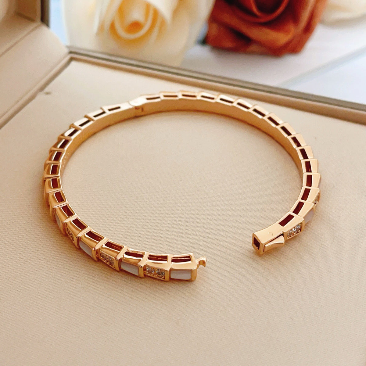 Serpenti Viper Scale Bangle